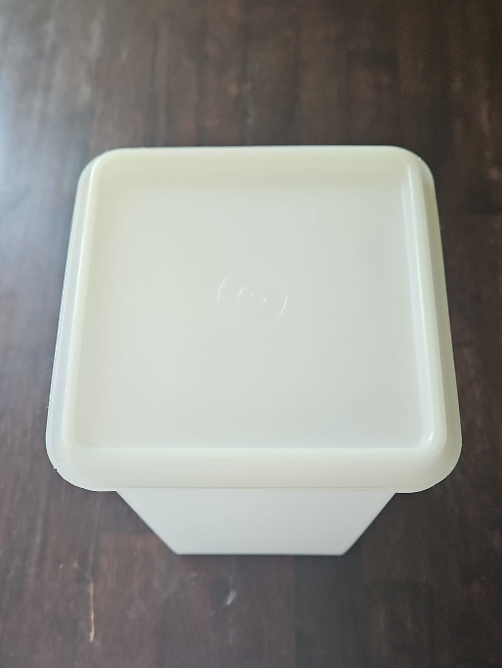 VTG Tupperware Storage Container - Picture 3 of 4